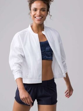 Lululemon Pack Light Bomber